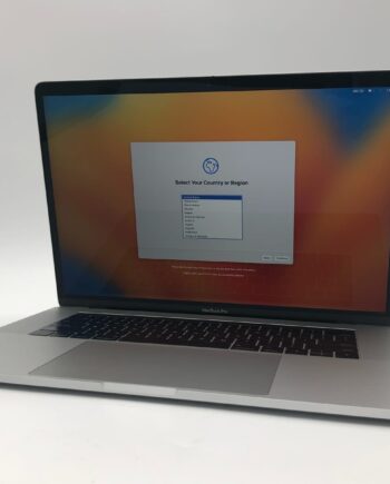Apple | MacBook Pro (15-inch, 2017) | Intel(R) Core(TM) i7-7820HQ | 70% Battery