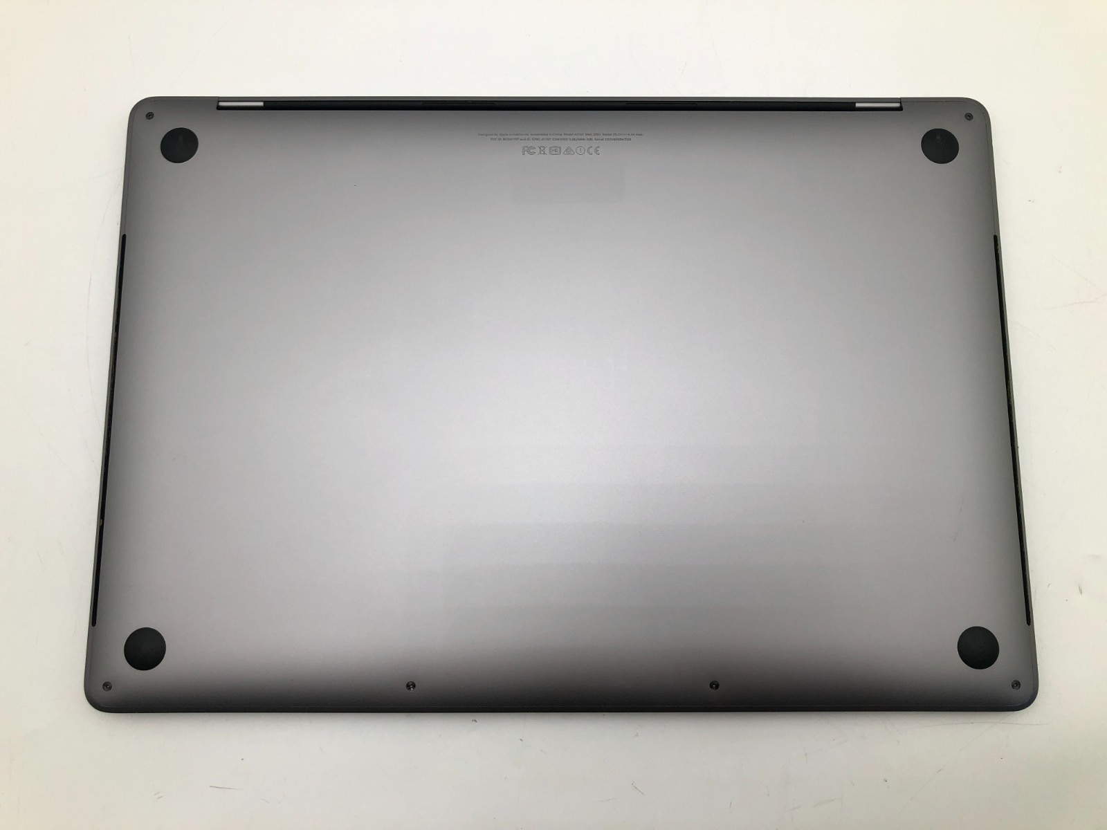 Apple MacBook Pro 15" 2017 i7-7920HQ 16GB RAM 512GB SSD Radeon Pro Catalina 6 Apple MacBook Pro 15" 2017 i7-7920HQ 16GB RAM 512GB SSD Radeon Pro Catalina