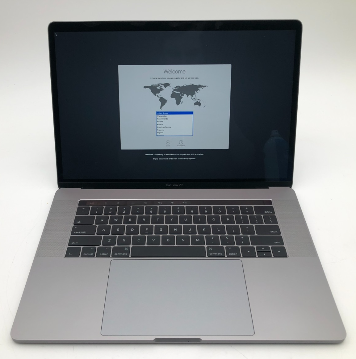 Apple MacBook Pro 15" 2017 i7-7920HQ 16GB RAM 512GB SSD Radeon Pro Catalina 1 Apple MacBook Pro 15" 2017 i7-7920HQ 16GB RAM 512GB SSD Radeon Pro Catalina