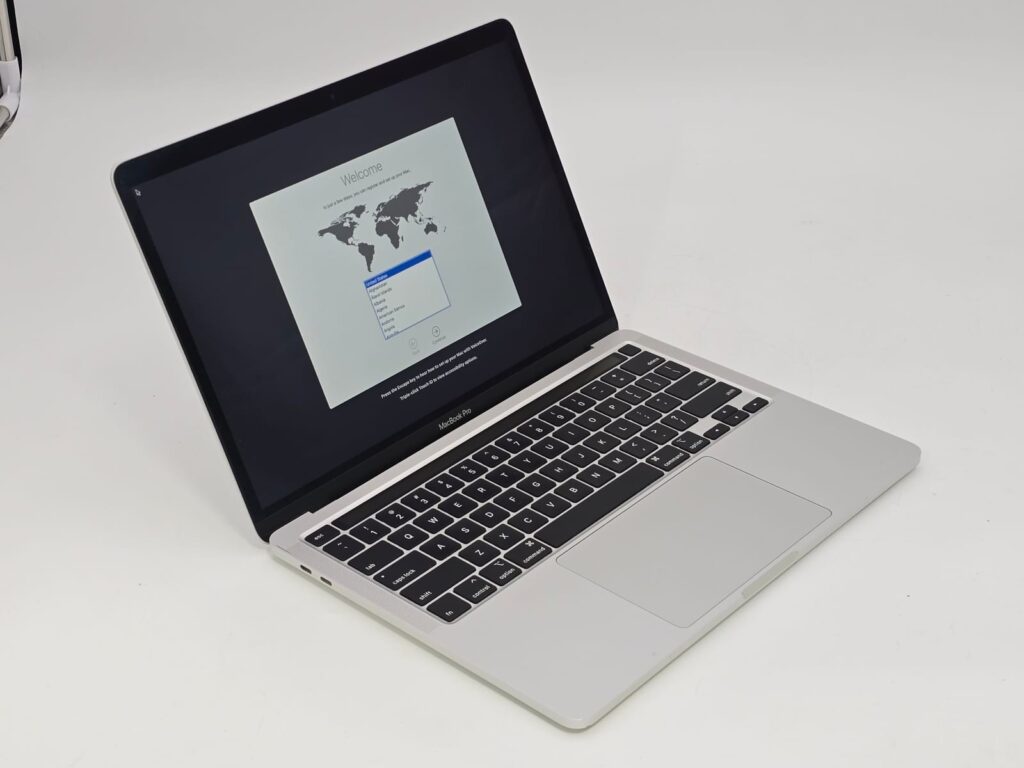 Apple | MacBook Pro | 2020 | Intel(R) Core(TM) i5-8257U CPU | 8GB