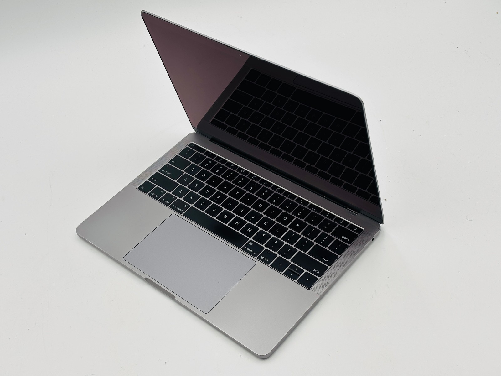 MacBook Pro 13 2017 - i5 7360U- 8GB 128GB SSD macOS Catalina - Space Gray 3 MacBook Pro 13 2017 - i5 7360U- 8GB 128GB SSD macOS Catalina - Space Gray