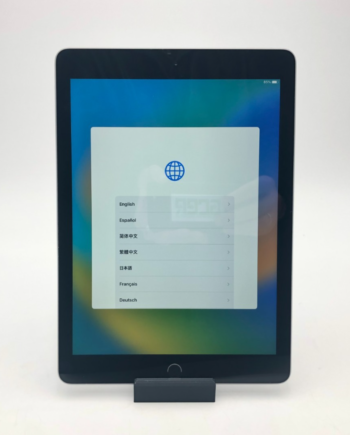 Apple iPad 5th Gen 32GB Space Gray WiFi 9.7" A1822 iPadOS Tested