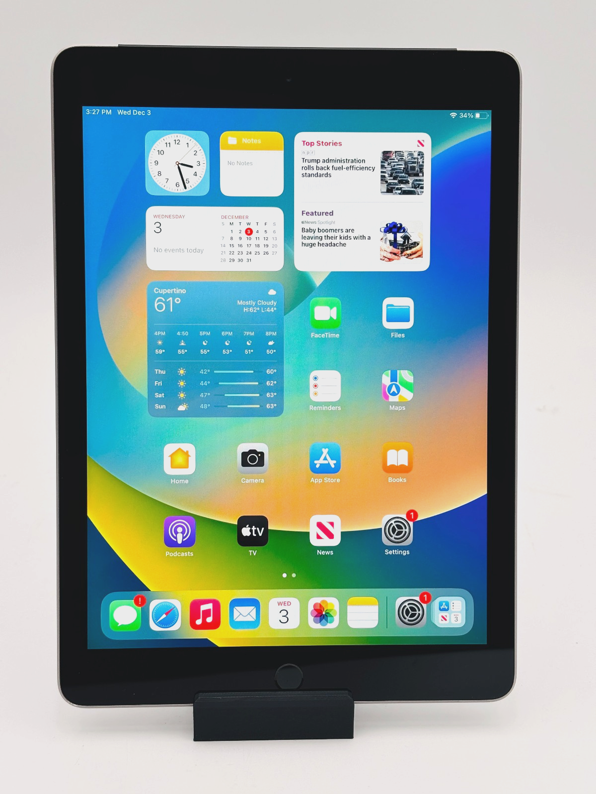 Apple iPad 5th Gen (A1823) 128GB Wi-Fi + Cellular Space Gray