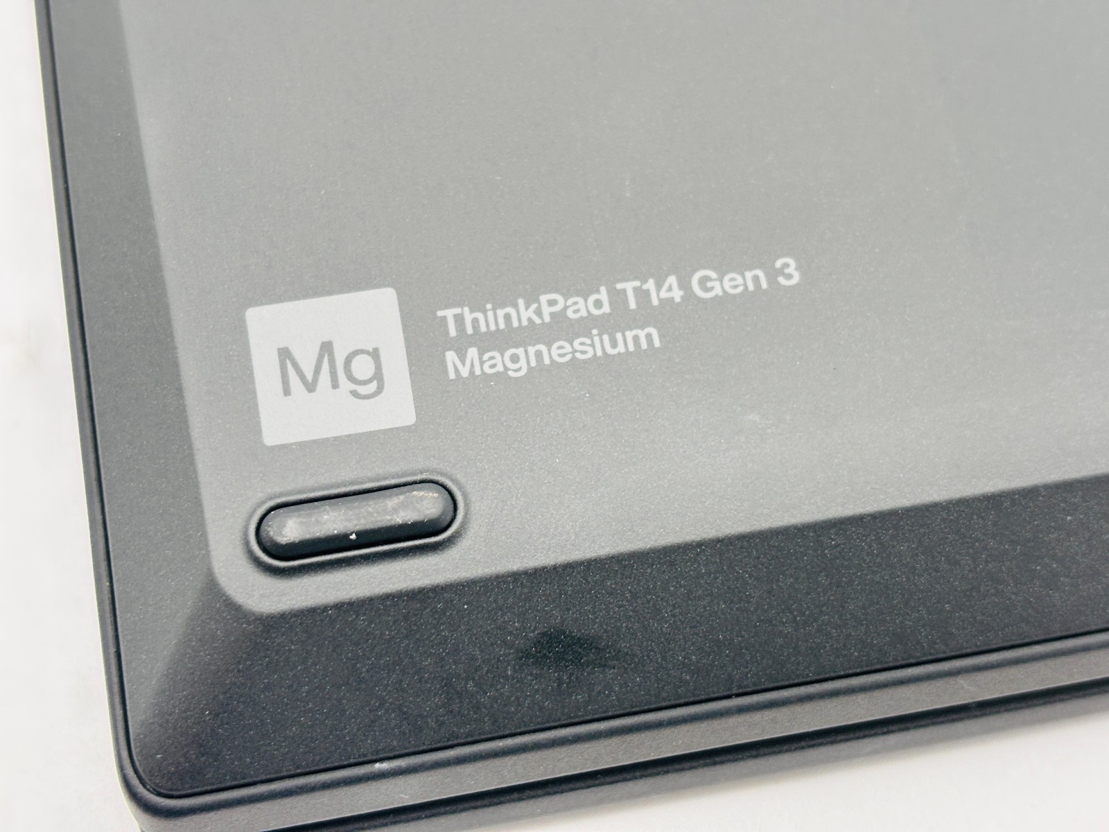 Lenovo ThinkPad T14 Gen 3 - i5 1245U 16GB RAM 512GB SSD Windows11 Pro - Lid DMG 6 Lenovo ThinkPad T14 Gen 3 - i5 1245U 16GB RAM 512GB SSD Windows11 Pro - Lid DMG