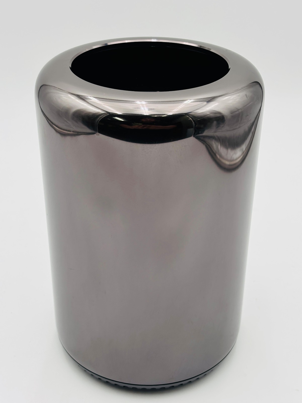 Mac Pro (Late 2013) Xeon E5-1620 v2 3.70GHz 32GB RAM 512GB SSD macOS Catalina 1 Mac Pro (Late 2013) Xeon E5-1620 v2 3.70GHz 32GB RAM 512GB SSD macOS Catalina