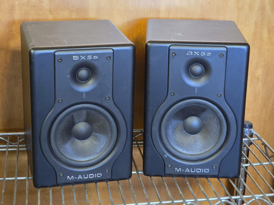 Pair (2) M-Audio Studiophile BX5a Deluxe 70W 5" Studio Reference Monitors