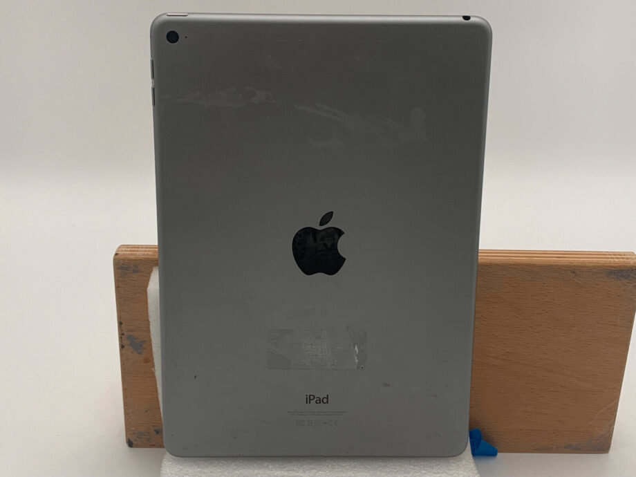 image of Apple iPad Air 2 64GB Wi Fi Space Gray 96 Batt Health R2V3 C6F4 356345067877 3