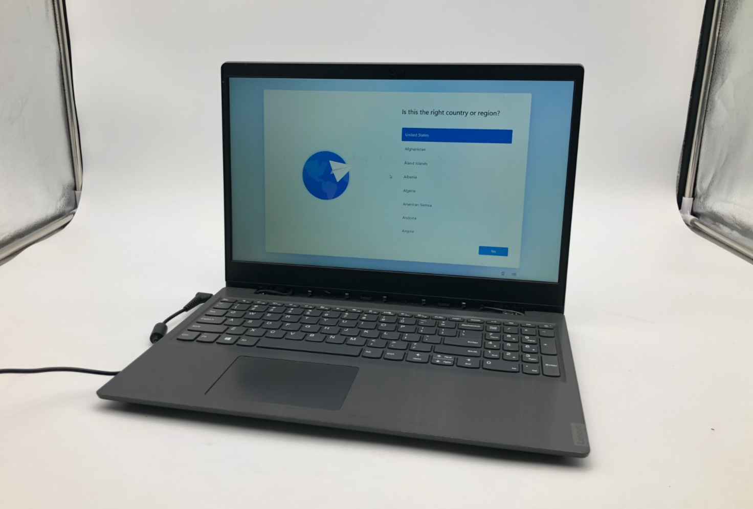 Lenovo 82C7 Athlon Gold 3150U 8GB 256GB NVMe 15.6" FHD Win 11 Pro No Battery 1 Lenovo 82C7 Athlon Gold 3150U 8GB 256GB NVMe 15.6" FHD Win 11 Pro No Battery