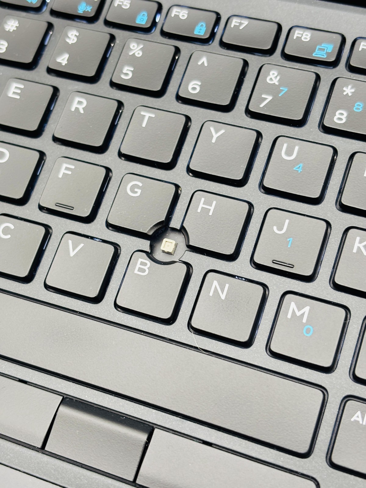 Dell Latitude 7490 - i7 8650U 16GB 128GB SSD Windows 11 Pro - No Battery 3 Dell Latitude 7490 - i7 8650U 16GB 128GB SSD Windows 11 Pro - No Battery