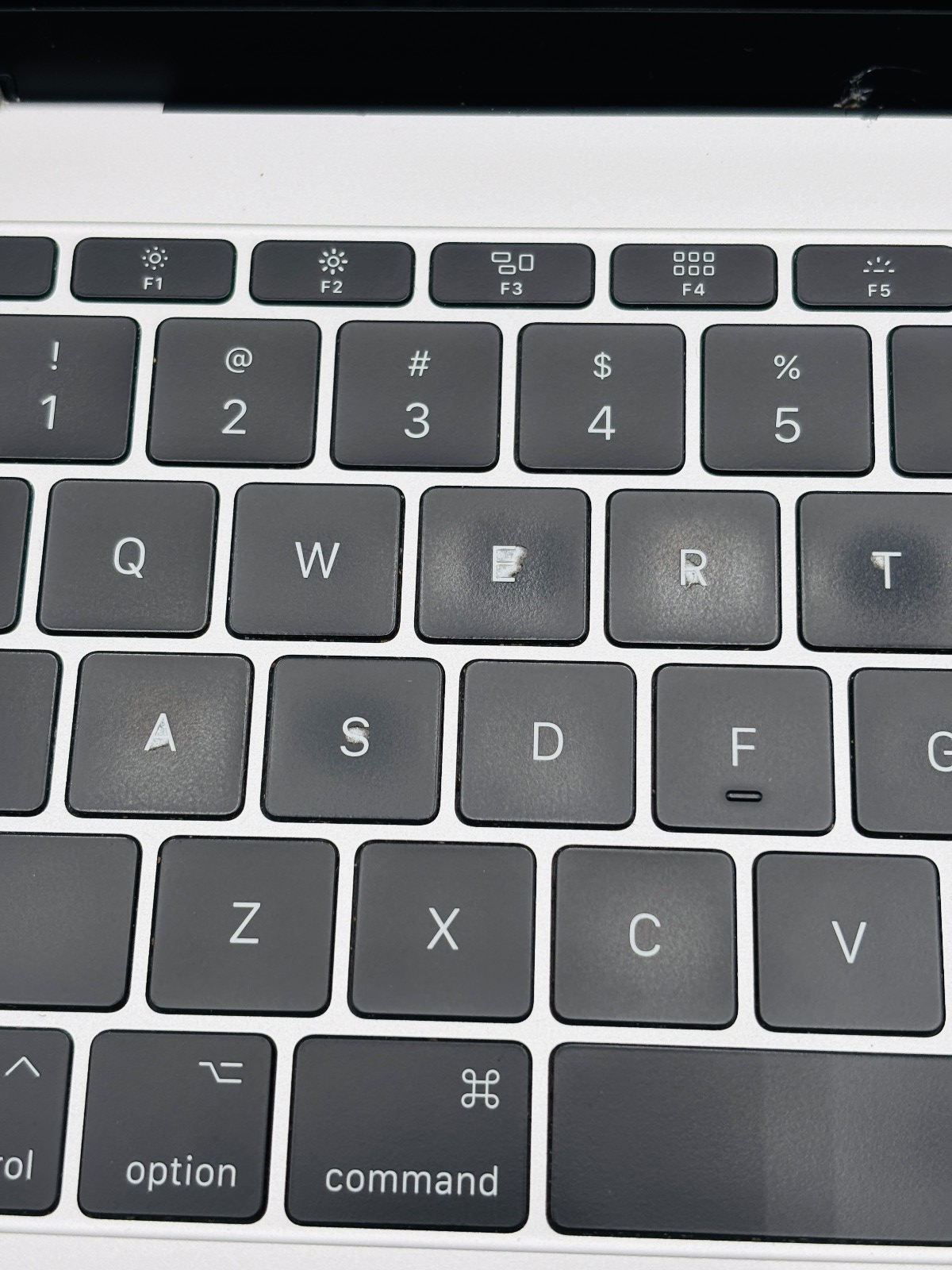 MacBook Pro 13 2017 - i5 7th Gen - 8GB RAM 128GB SSD - macOS Catalina - Silver 5 MacBook Pro 13 2017 - i5 7th Gen - 8GB RAM 128GB SSD - macOS Catalina - Silver