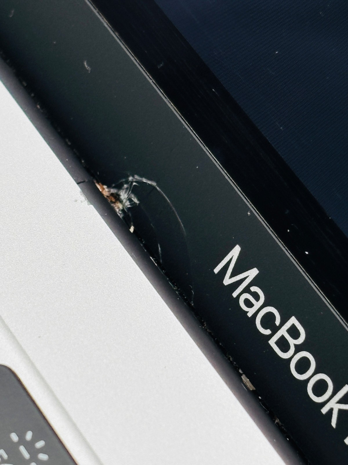 MacBook Pro 13 2017 - i5 7th Gen - 8GB RAM 128GB SSD - macOS Catalina - Silver 7 MacBook Pro 13 2017 - i5 7th Gen - 8GB RAM 128GB SSD - macOS Catalina - Silver