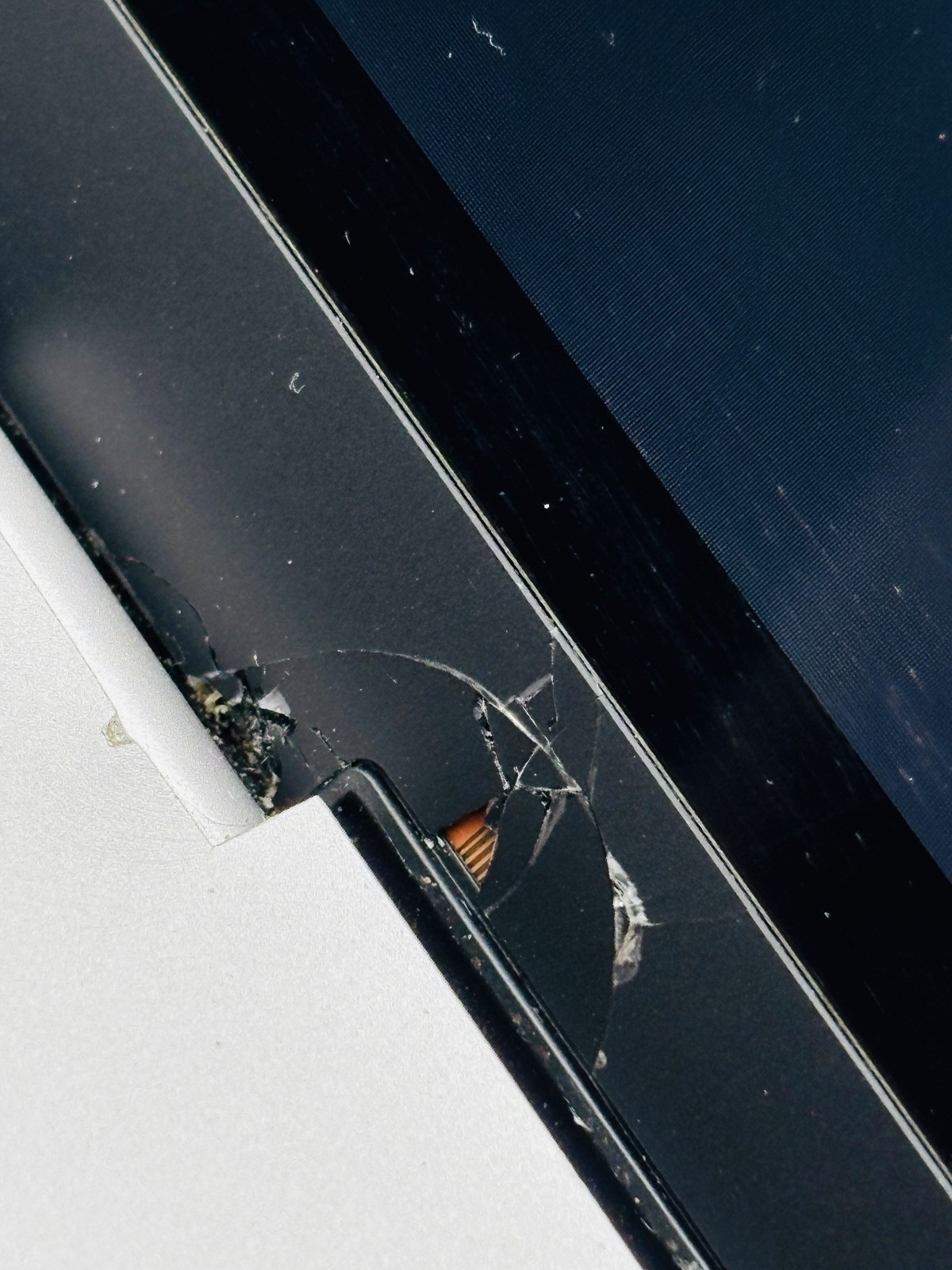 MacBook Pro 13 2017 - i5 7th Gen - 8GB RAM 128GB SSD - macOS Catalina - Silver 8 MacBook Pro 13 2017 - i5 7th Gen - 8GB RAM 128GB SSD - macOS Catalina - Silver