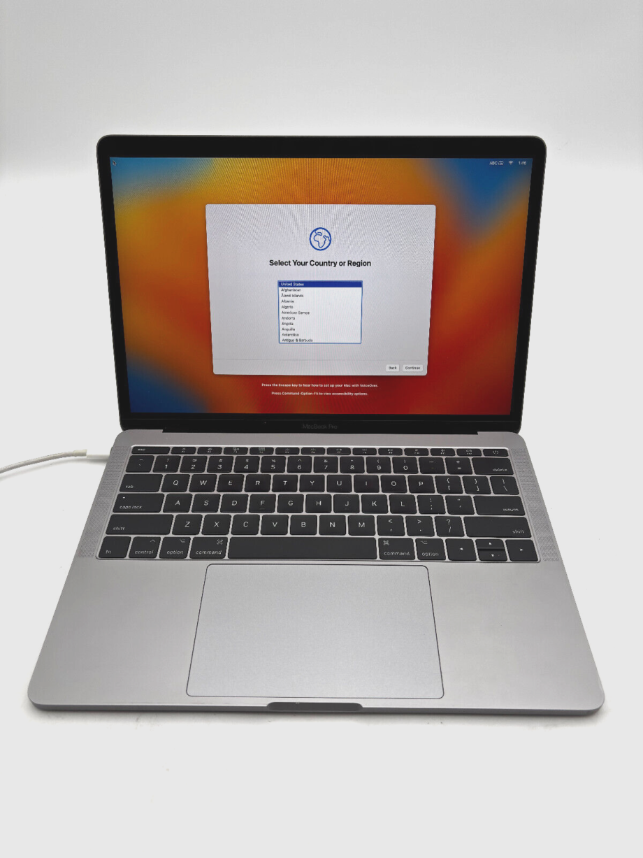 MacBook Pro 13 mid 2017- Core i5 7360U 16GB 256GB SSD macOS Ventura - No Battery