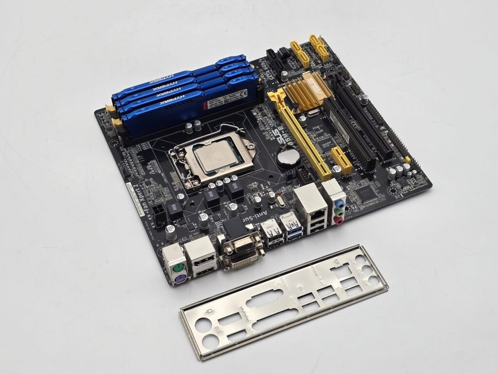 ASUS B85M-E/CSM LGA1150 i7-4790 32GB Motherboard Combo - Tested