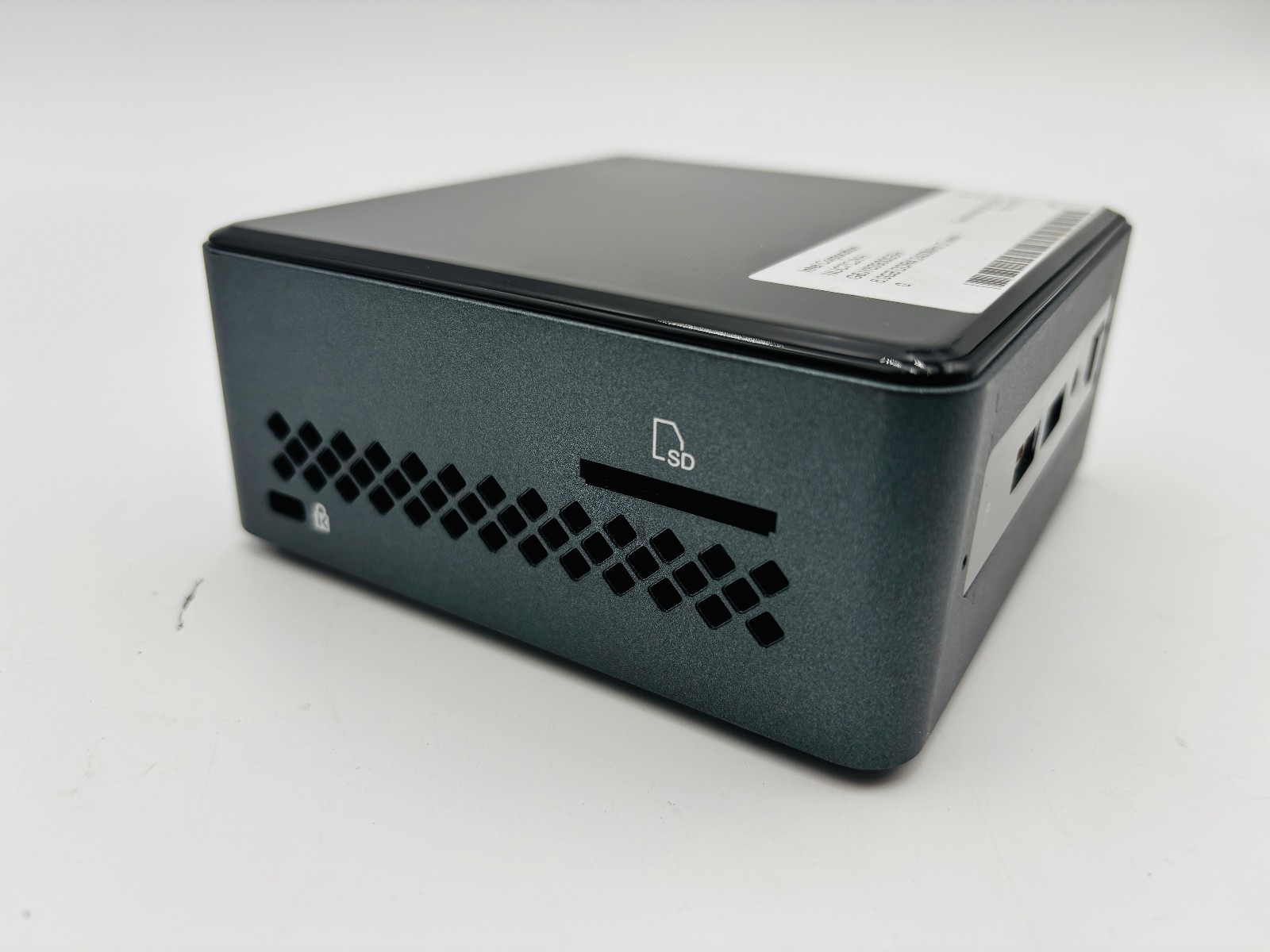 Intel NUC7CJYH Mini PC Celeron J4005 8GB RAM 240GB SSD No OS SFF Desktop PC 3 Intel NUC7CJYH Mini PC Celeron J4005 8GB RAM 240GB SSD No OS SFF Desktop PC