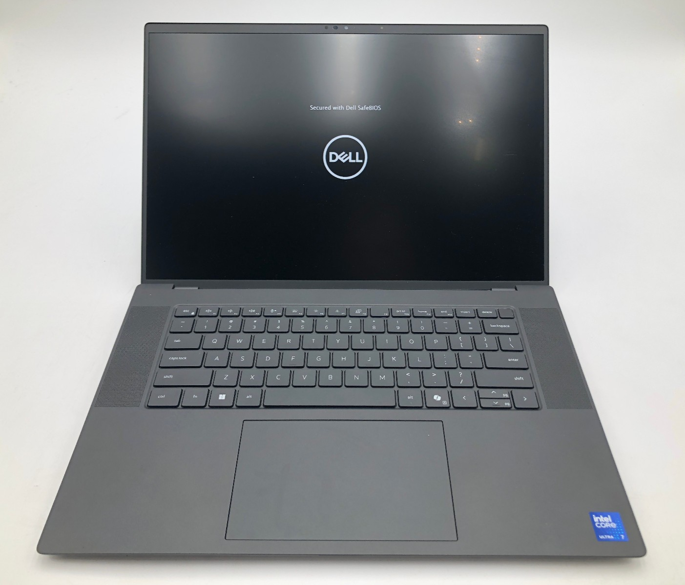 Dell Precision 5690 - Ultra 7 155H- 32GB - 1TB NVMe SSD Win11 Pro - RTX 3500 Ada 4 Dell Precision 5690 - Ultra 7 155H- 32GB - 1TB NVMe SSD Win11 Pro - RTX 3500 Ada