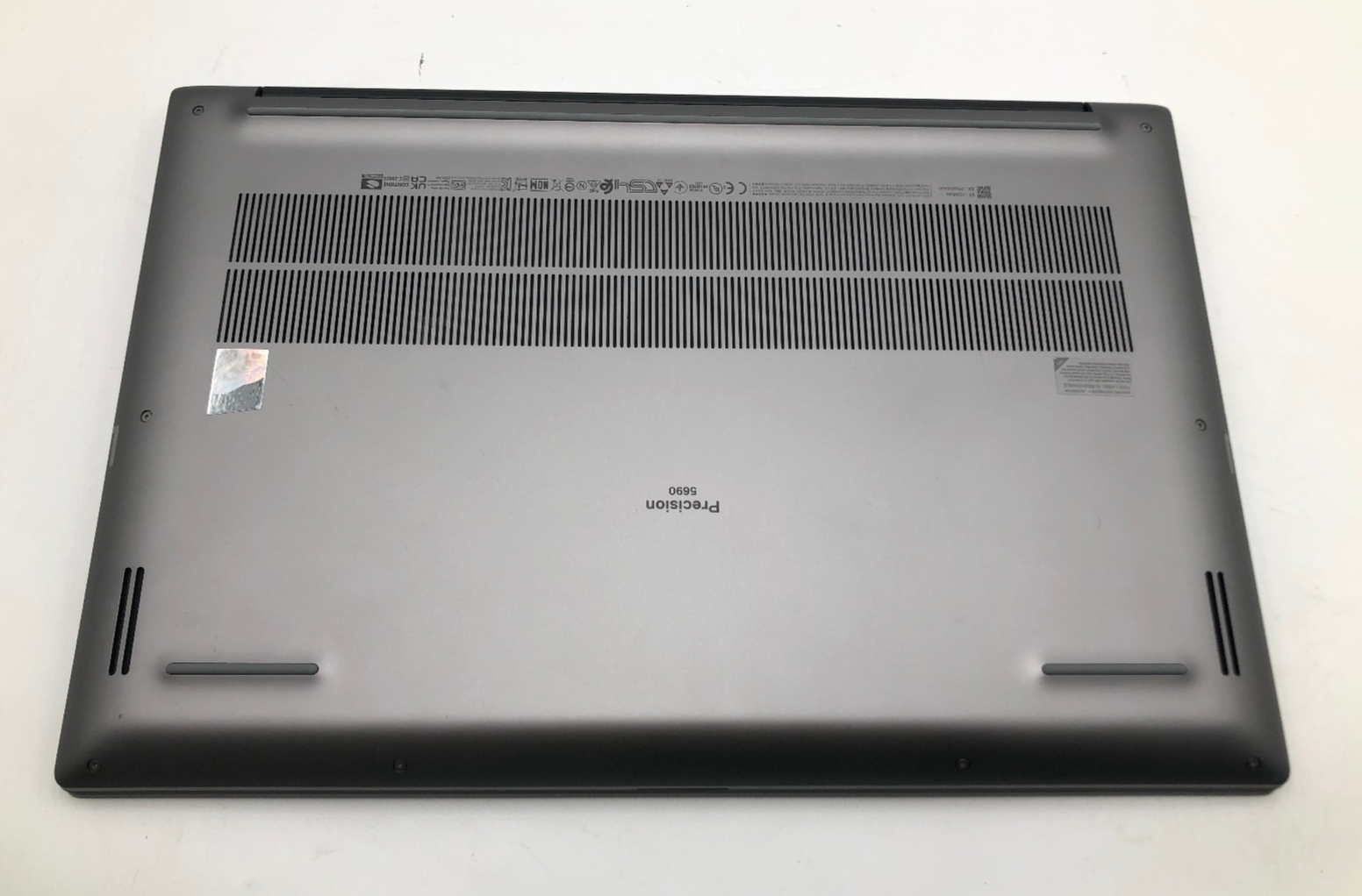 Dell Precision 5690 - Ultra 7 155H- 32GB - 1TB NVMe SSD Win11 Pro - RTX 3500 Ada 6 Dell Precision 5690 - Ultra 7 155H- 32GB - 1TB NVMe SSD Win11 Pro - RTX 3500 Ada