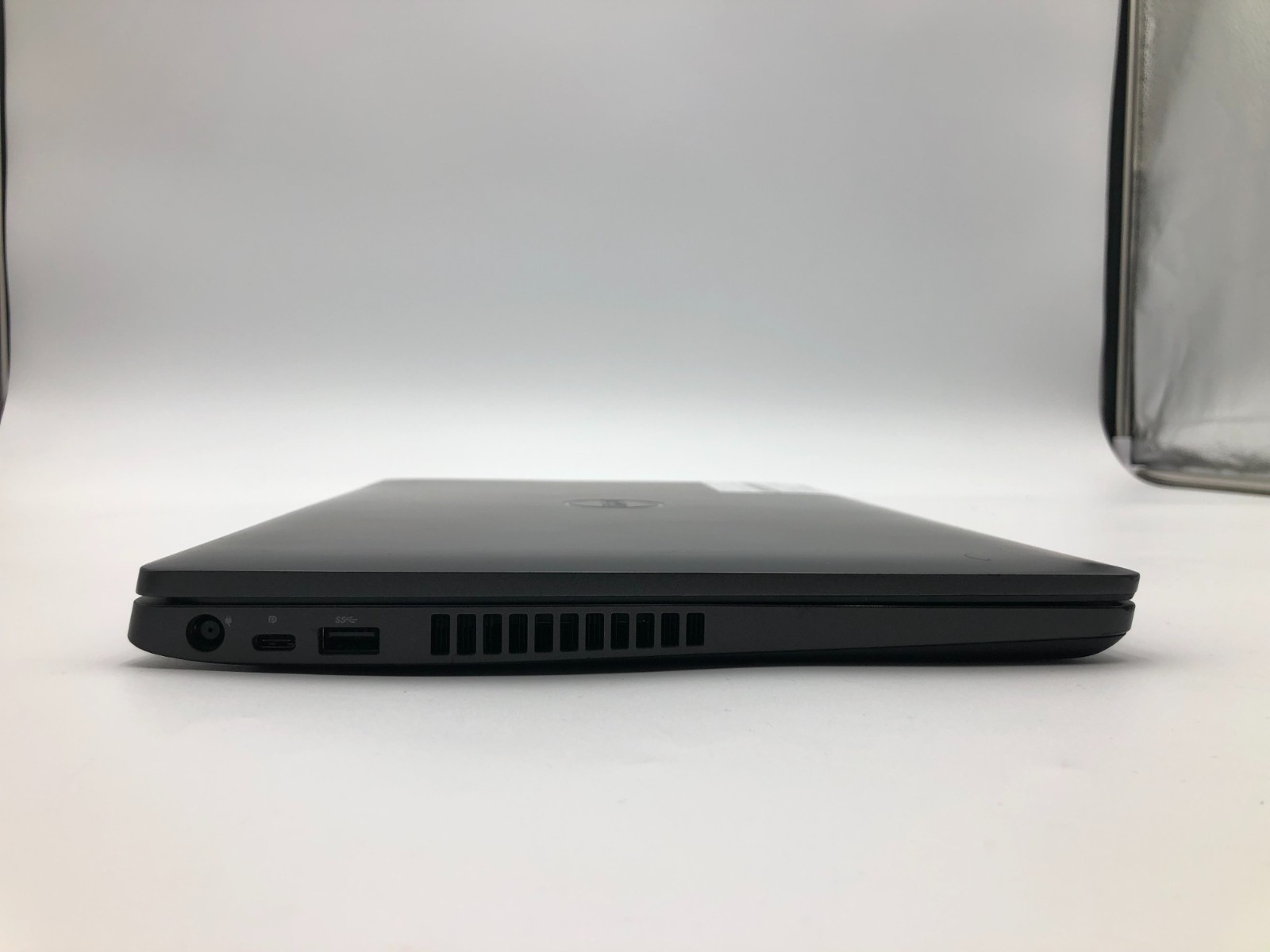 Dell Latitude 5500 i7-8665U 16GB 256GB NVMe 15.6" FHD Win 11 Pro No Battery 7 Dell Latitude 5500 i7-8665U 16GB 256GB NVMe 15.6" FHD Win 11 Pro No Battery