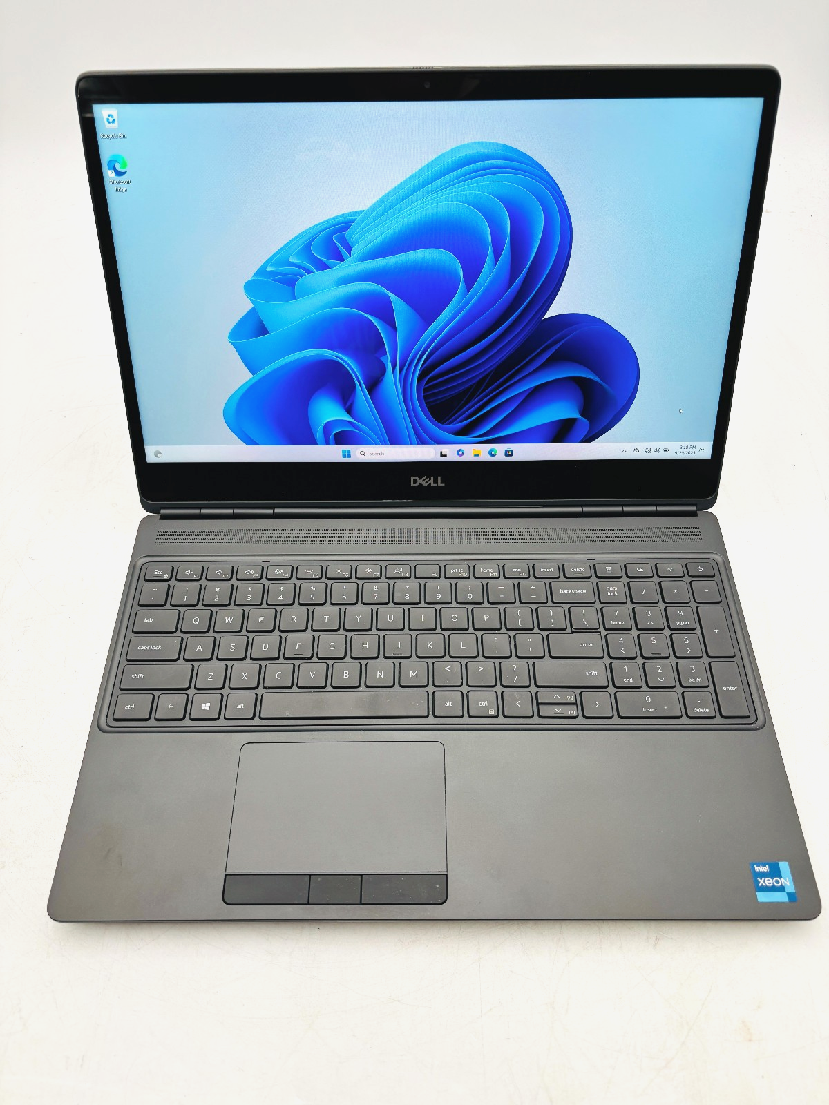 Dell Precision 7560 TS - Xeon W 11855M 64GB 512GB SSD W11P - NVIDIA RTX T1200 1 Dell Precision 7560 TS - Xeon W 11855M 64GB 512GB SSD W11P - NVIDIA RTX T1200