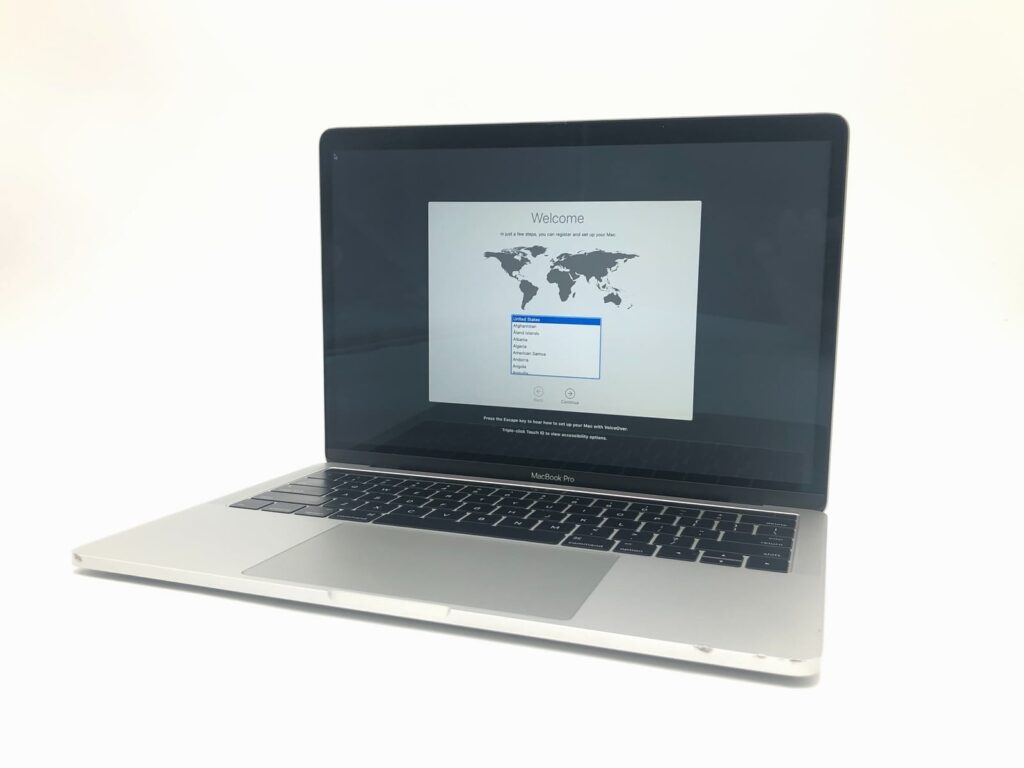 Apple | MacBook Pro (13-inch, 2016, Four Thunderbolt 3 Ports