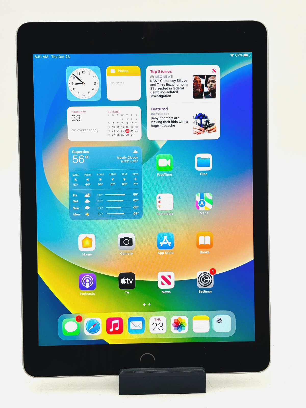 Apple iPad (5th Generation) 128 GB, Wi-Fi, 9.7 in - Space Gray 1 Apple iPad (5th Generation) 128 GB, Wi-Fi, 9.7 in - Space Gray