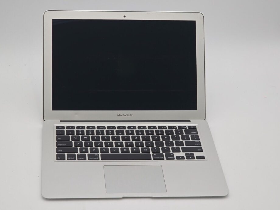 image of MacBook Air A1466 16 GHz Core i5 4 GB Ram 128 GB SSD MJVE2LLA 2015 356113274249 2