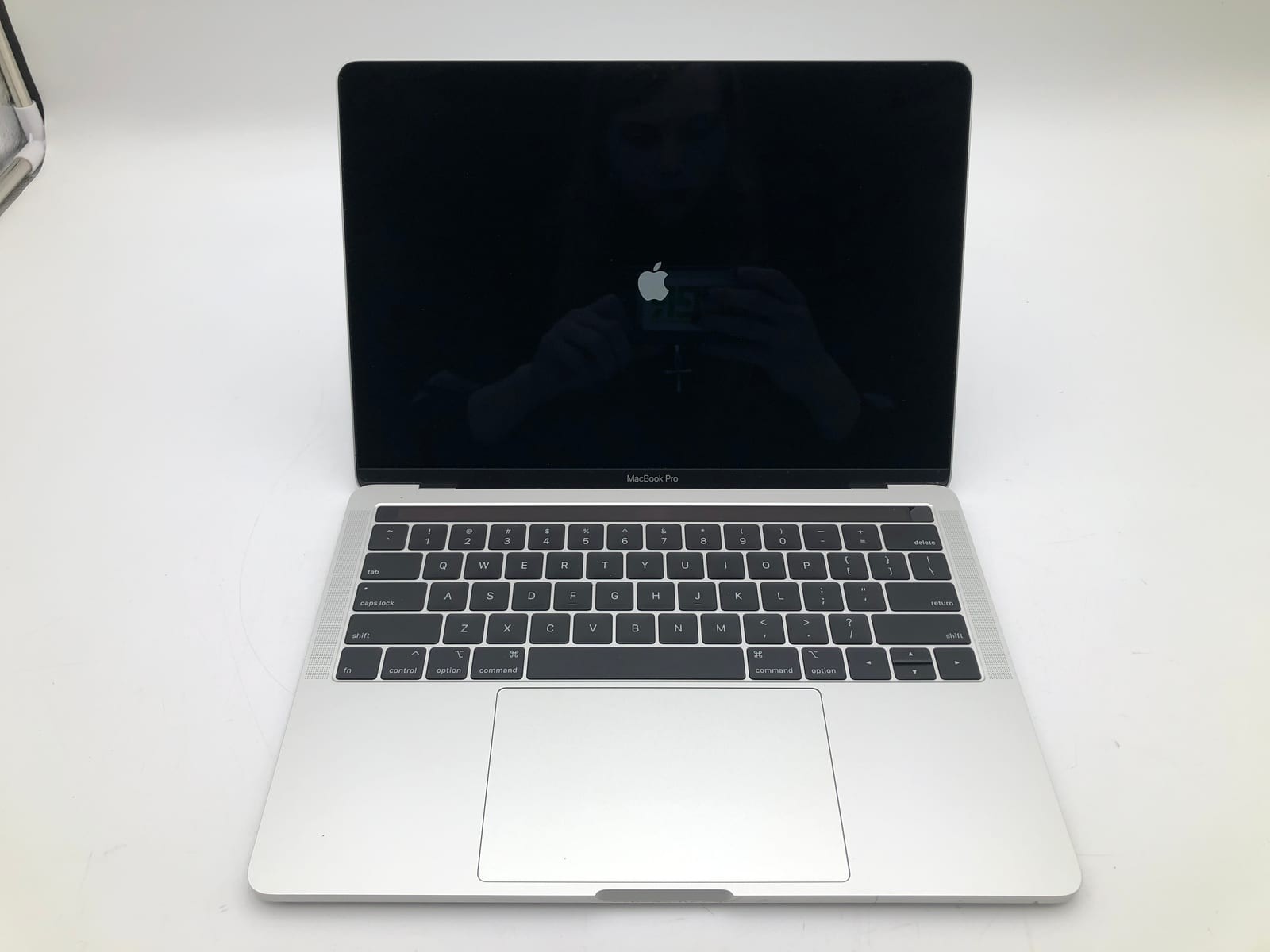 Apple MacBook Pro (13-inch, 2019, Two Thunderbolt 3 ports) Silver macOS 10.15.7 3 Apple MacBook Pro (13-inch, 2019, Two Thunderbolt 3 ports) Silver macOS 10.15.7