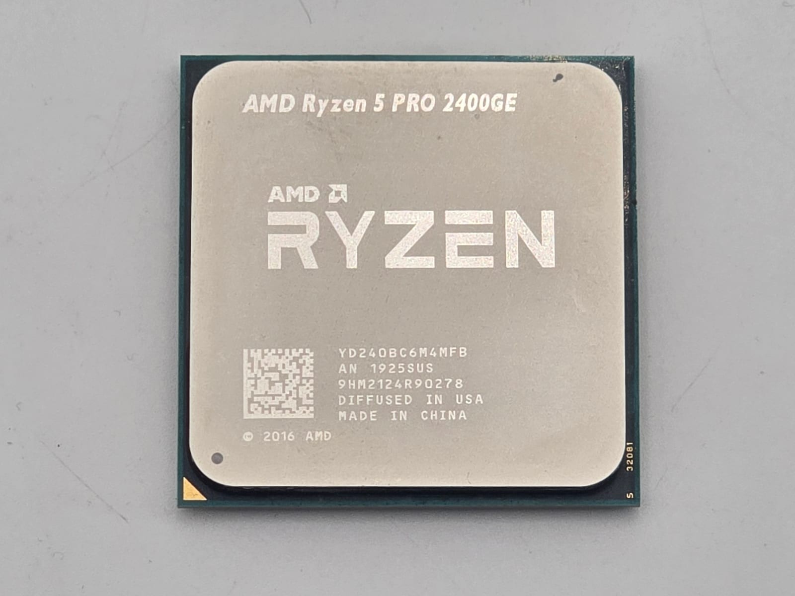 AMD Ryzen 5 PRO 2400GE 3.2GHz (3.8GHz TURBO) AM4 Processor (YD240BC6FBMPK) 1 AMD Ryzen 5 PRO 2400GE 3.2GHz (3.8GHz TURBO) AM4 Processor (YD240BC6FBMPK)