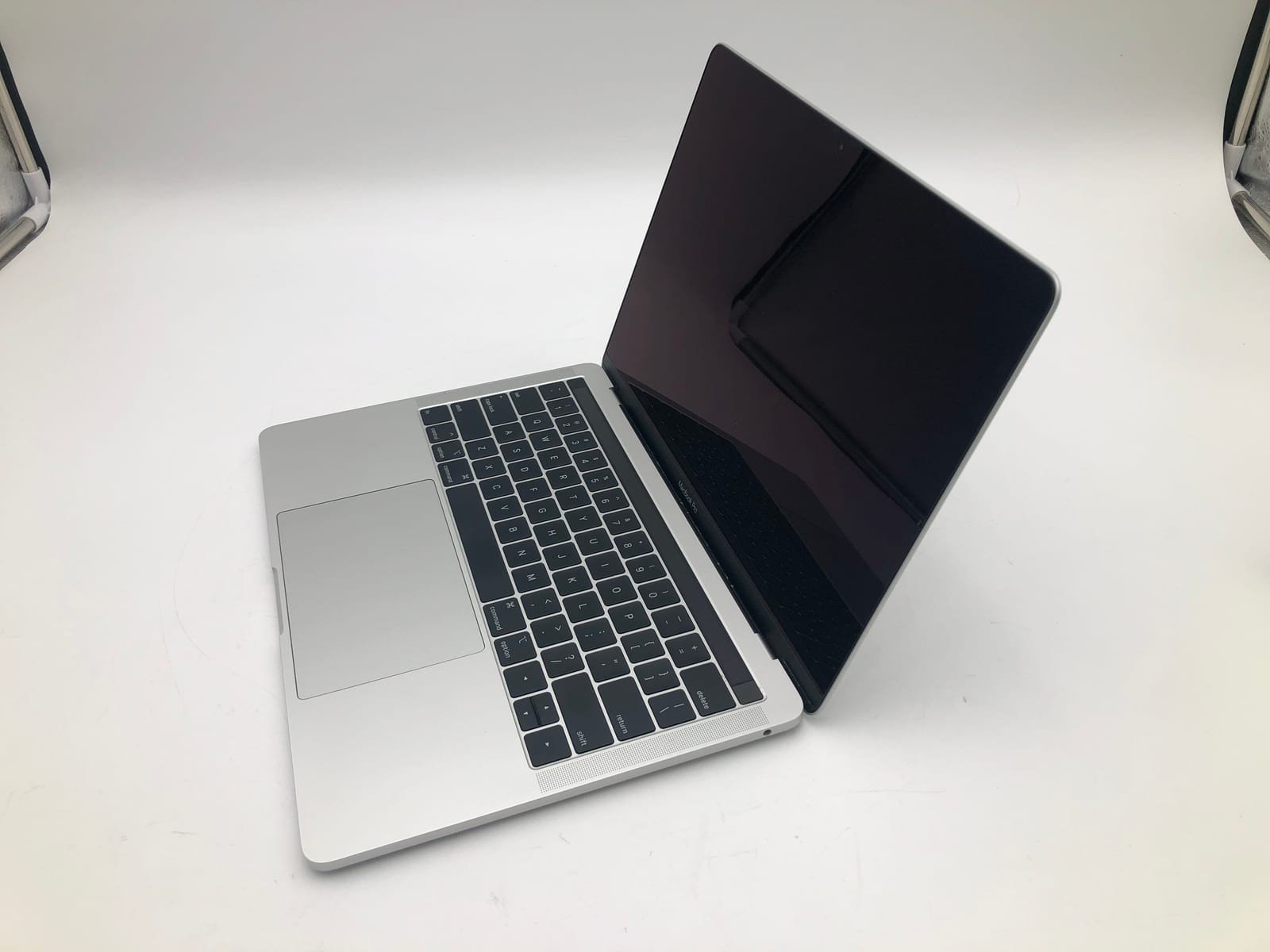 Apple | MacBook Pro | 2019 | Intel(R) Core(TM) i5-8257U CPU | 8GB | 128 GB SSD | 4 Apple | MacBook Pro | 2019 | Intel(R) Core(TM) i5-8257U CPU | 8GB | 128 GB SSD |
